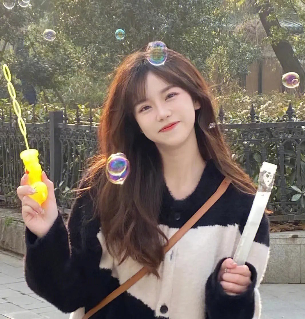 娘娘是个娇气包，得宠着