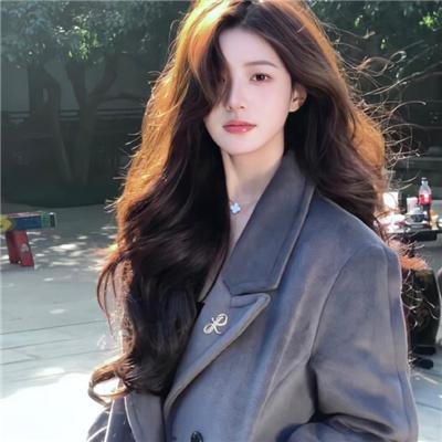 火车上的女孩2021